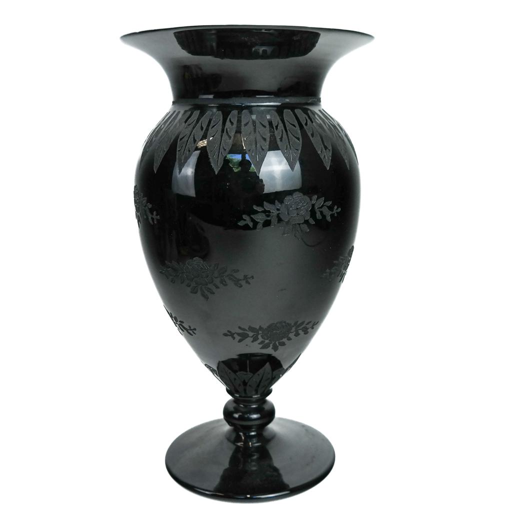 Large Black Glass Vase (1 of 8)