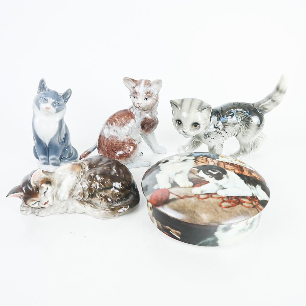 Porcelain Cat Models and Decorated Box (4) (1 of 13)