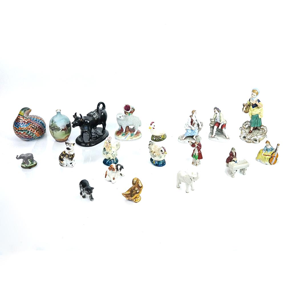Assembled Group of 18 Decorative Tabletop Items (1 of 9)