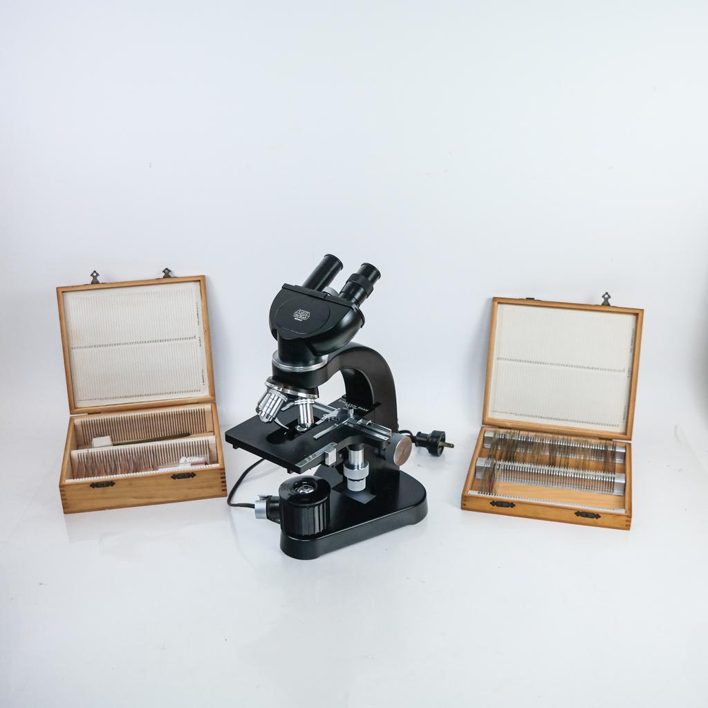 Max Nosch Microscope in Fitted Case (1 of 18)