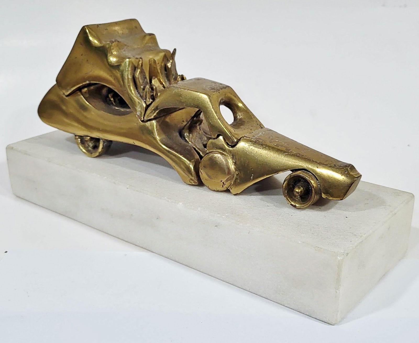 Aharone BEZALEL: Abstract Car Sculpture (1 of 20)