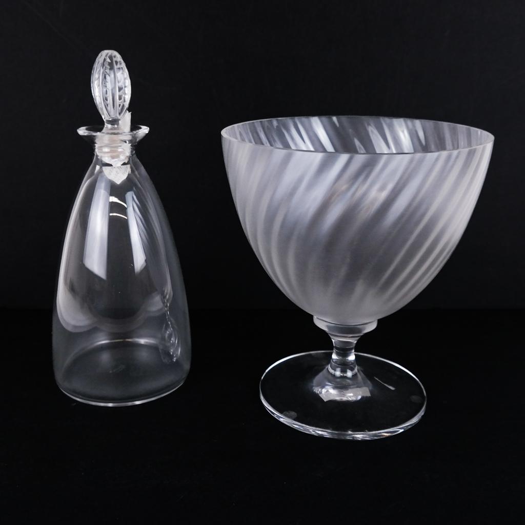 Two Lalique Crystal Vessels: Coupe and Decanter (1 of 10)