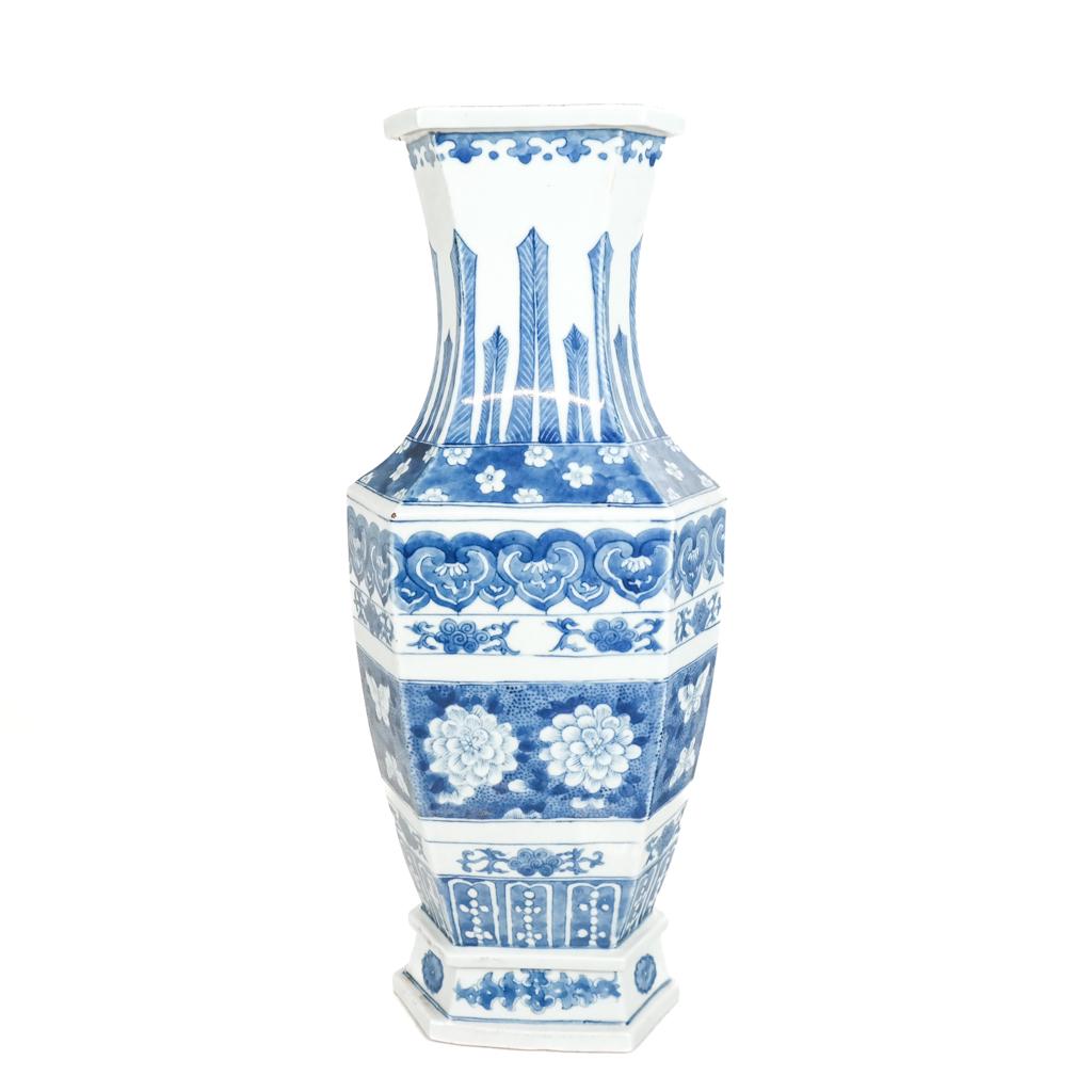 19th C. Chinese Export Blue & White Vase (1 of 11)