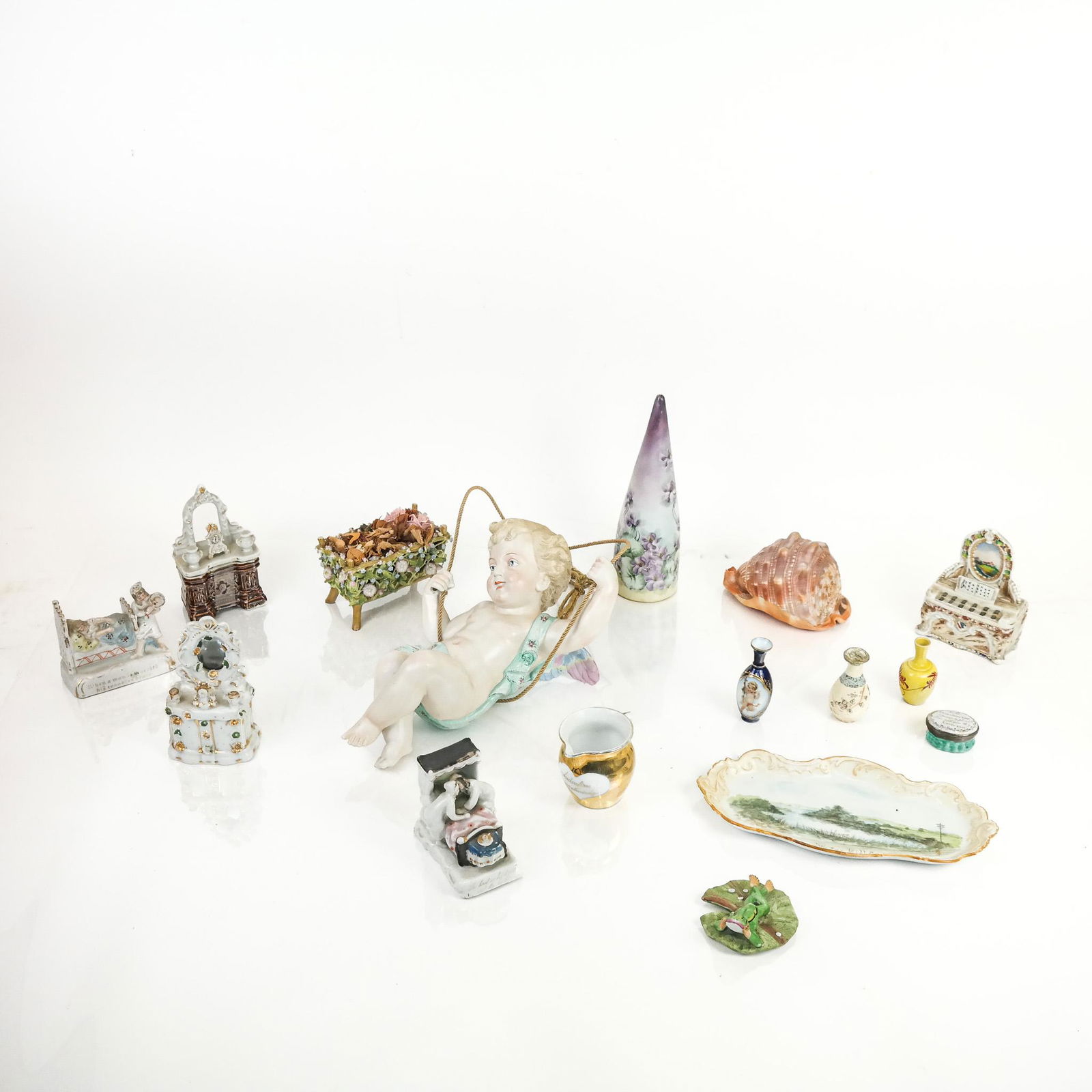 Assembled Group of Painted Porcelain (15) (1 of 17)