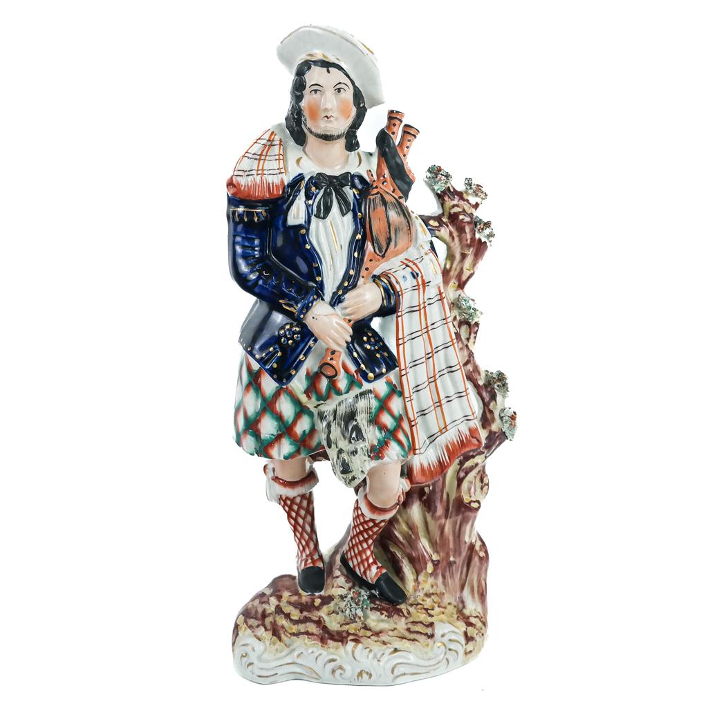 Antique Staffordshire-Style Scottish Piper (1 of 11)
