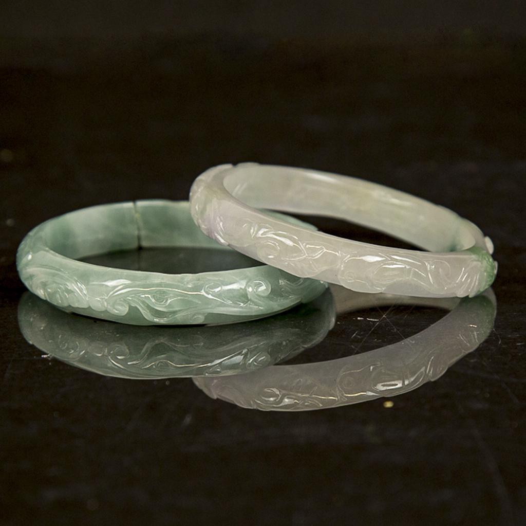 Pair of Chinese Jade Bangles/Bracelets (1 of 7)
