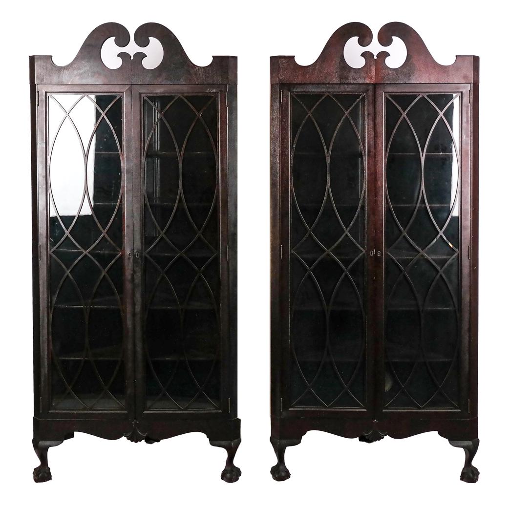 Pair of Georgian-Style Corner Cabinets (1 of 15)