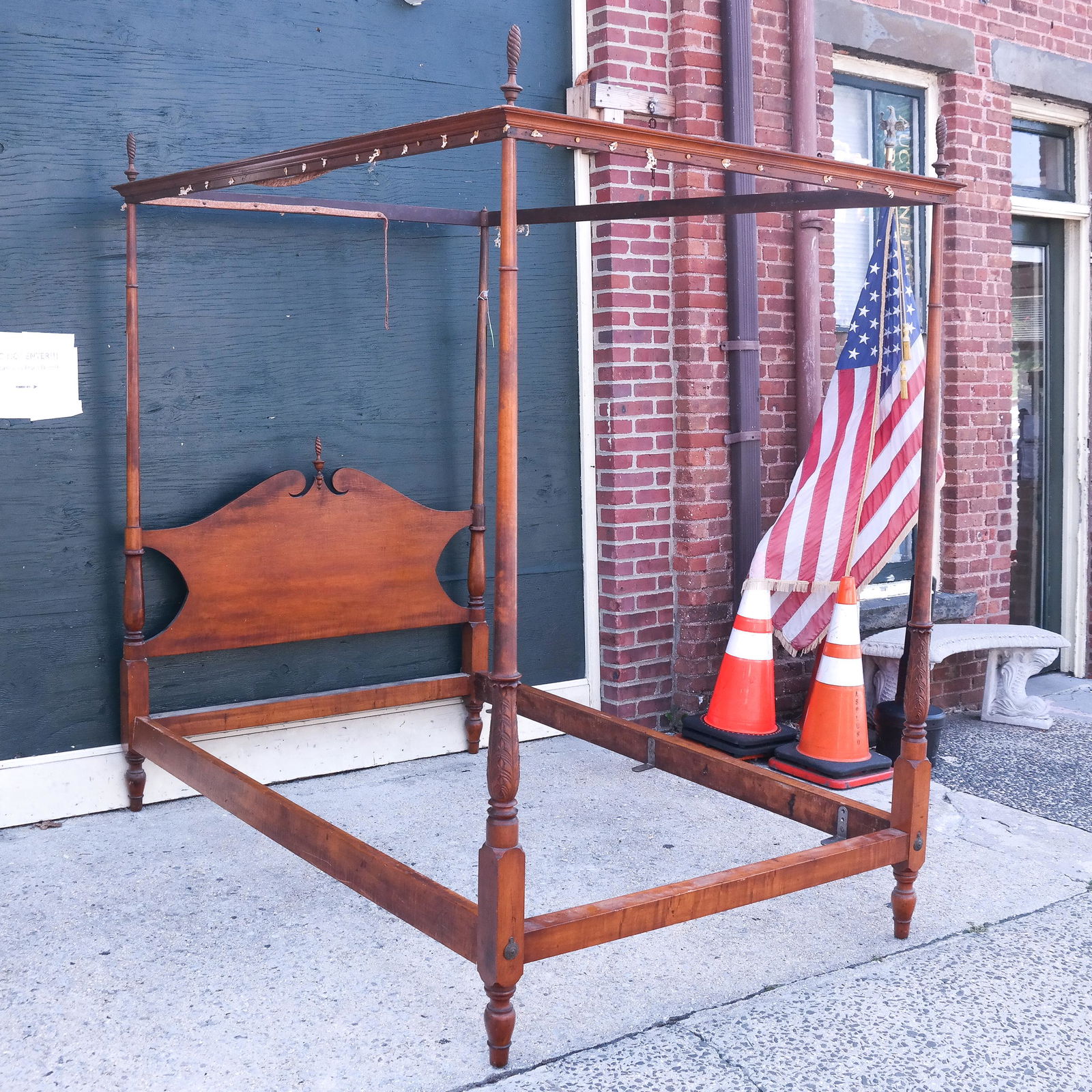 American Acanthus Carved Tester Bed (1 of 11)