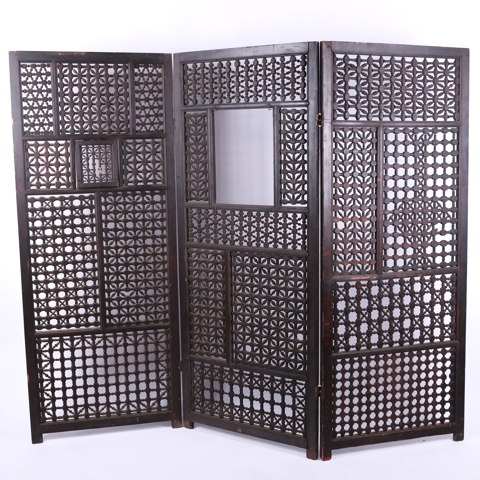 Moroccan-Style Openwork Screen (1 of 12)
