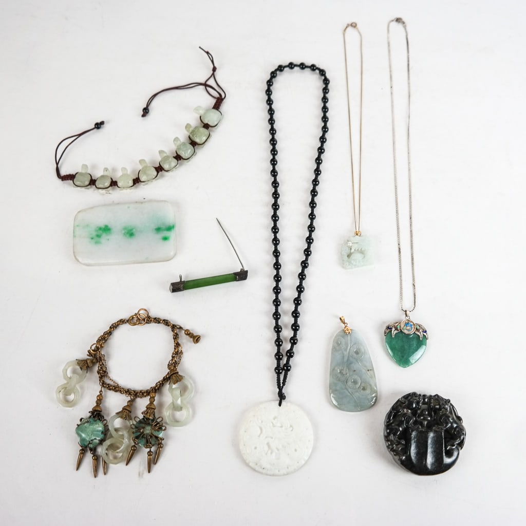 Group of Chinese Jewelry & Hardstone Articles (1 of 19)