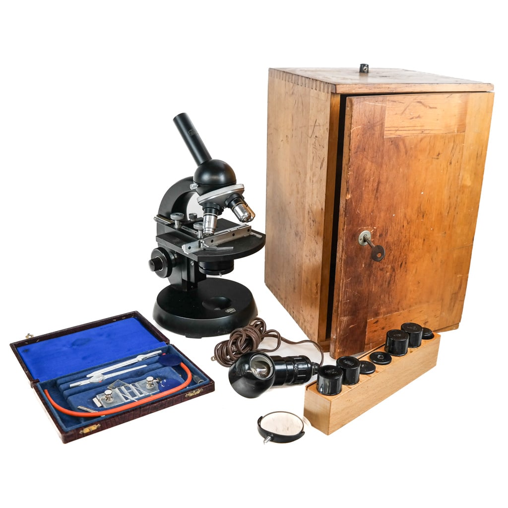 Zeiss/Winkel, Germany Microscope (1 of 10)