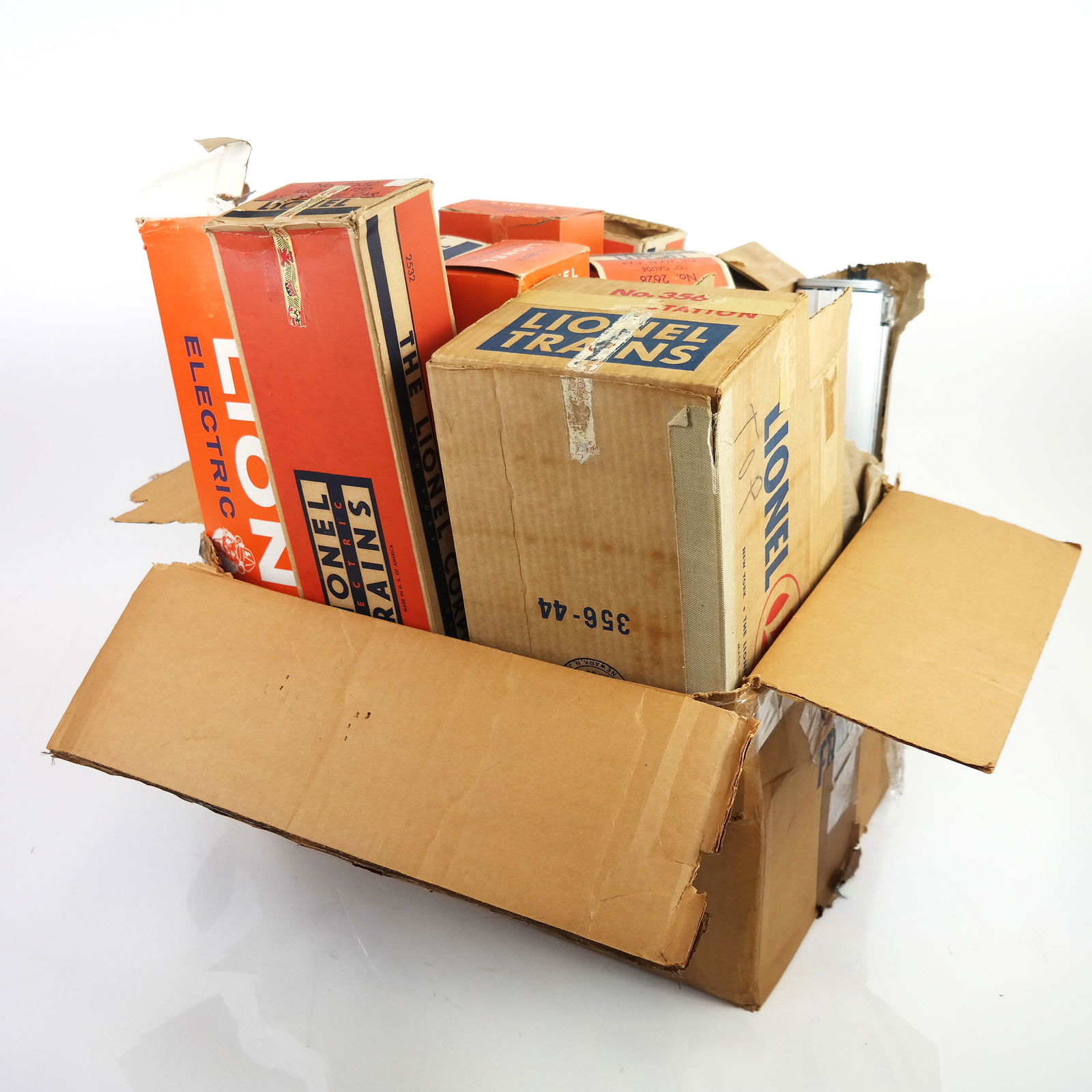 Assembled Group of Lionel Train Cars & Accessories (1 of 19)