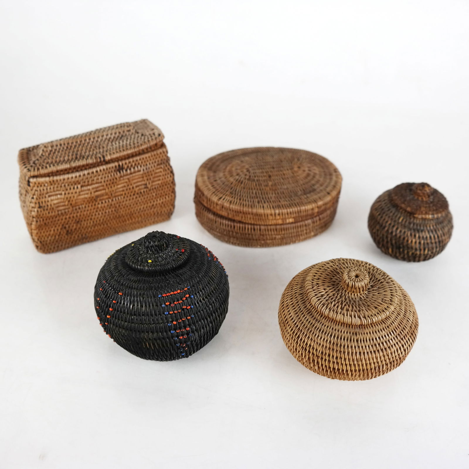 Five (5) Small Woven Covered Baskets (1 of 12)