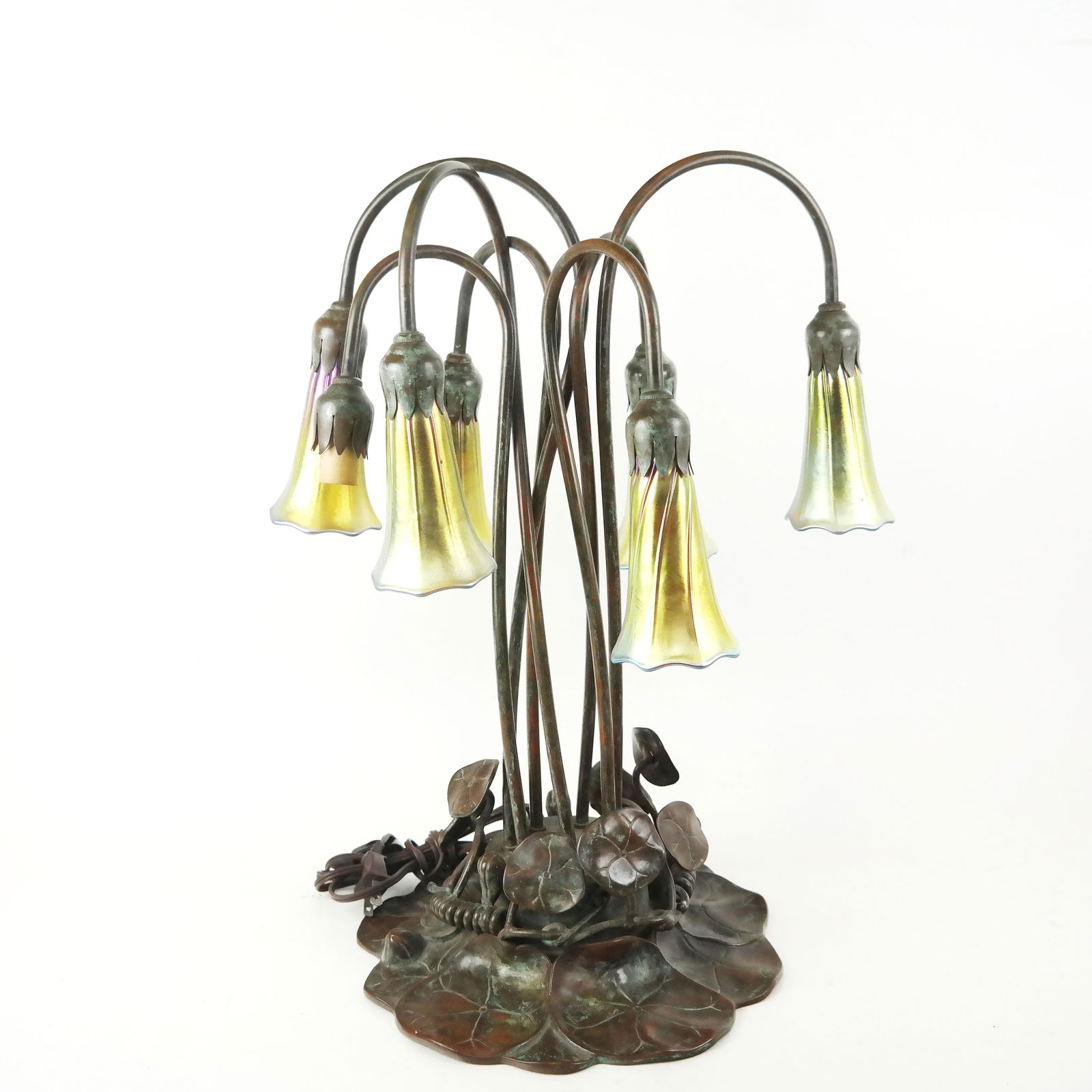 Tiffany-Style Lily Pad Lamp (1 of 13)