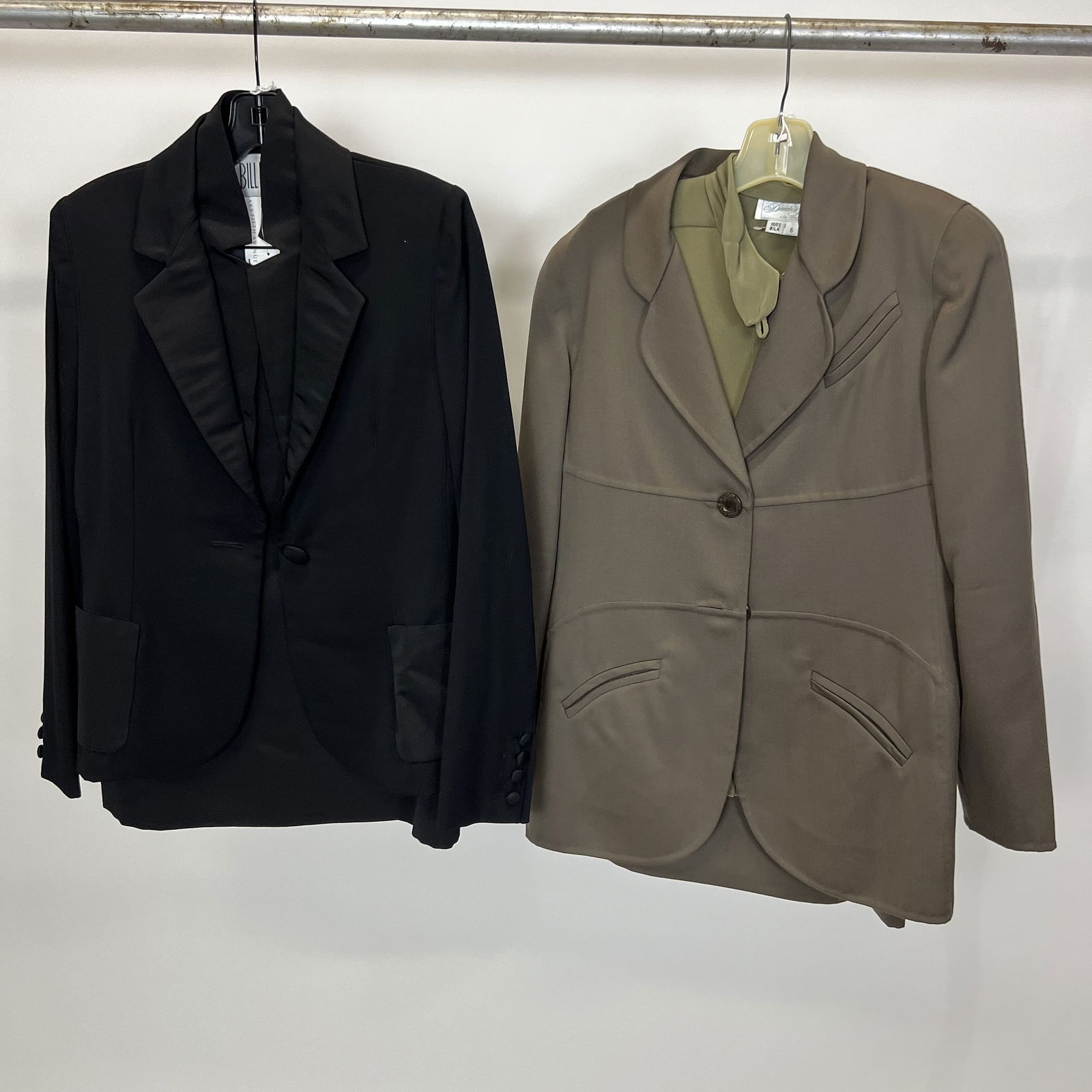 2 Bill Blass Ladies Suits (1 of 9)