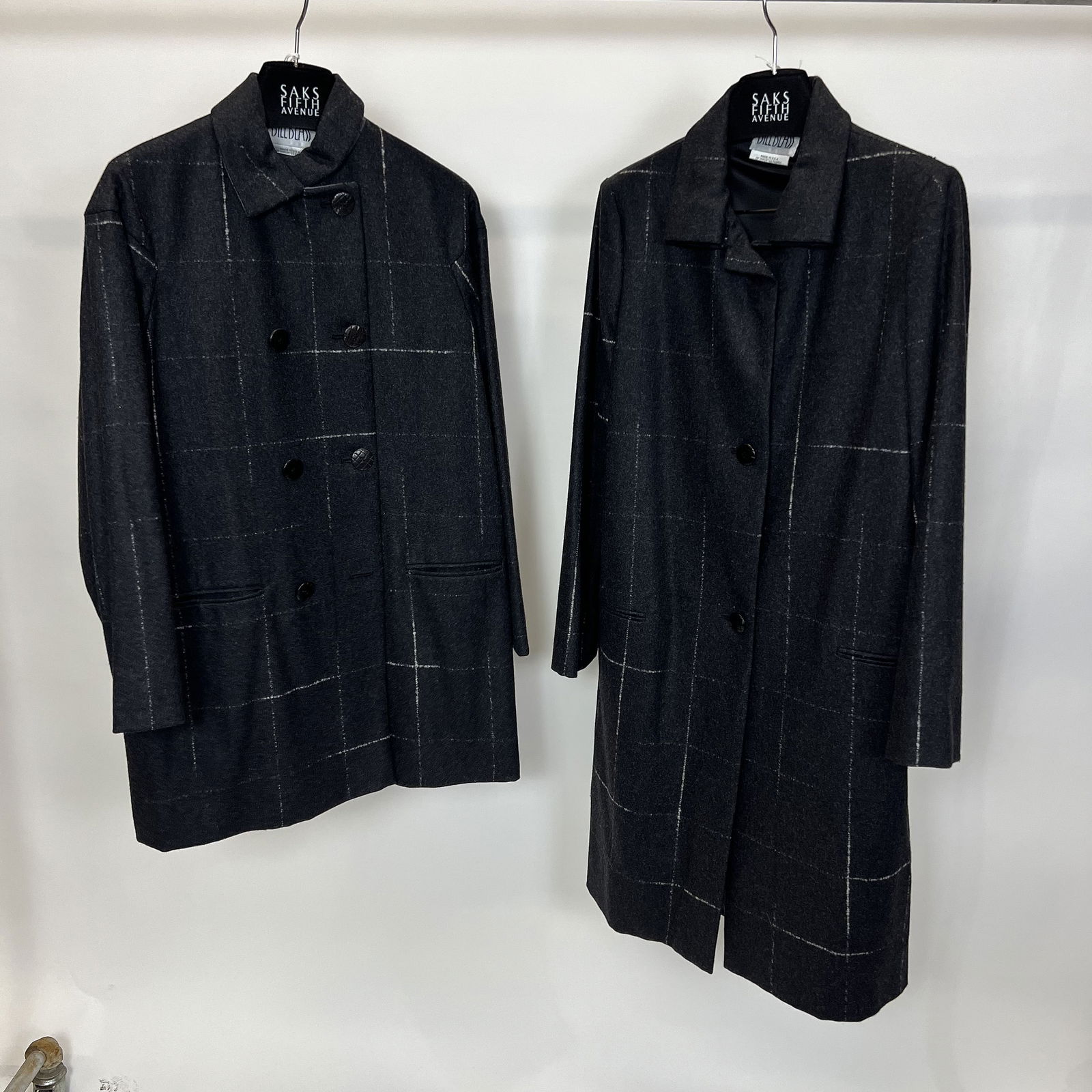 2 Bill Blass Wool Ladies Top Coats (1 of 12)