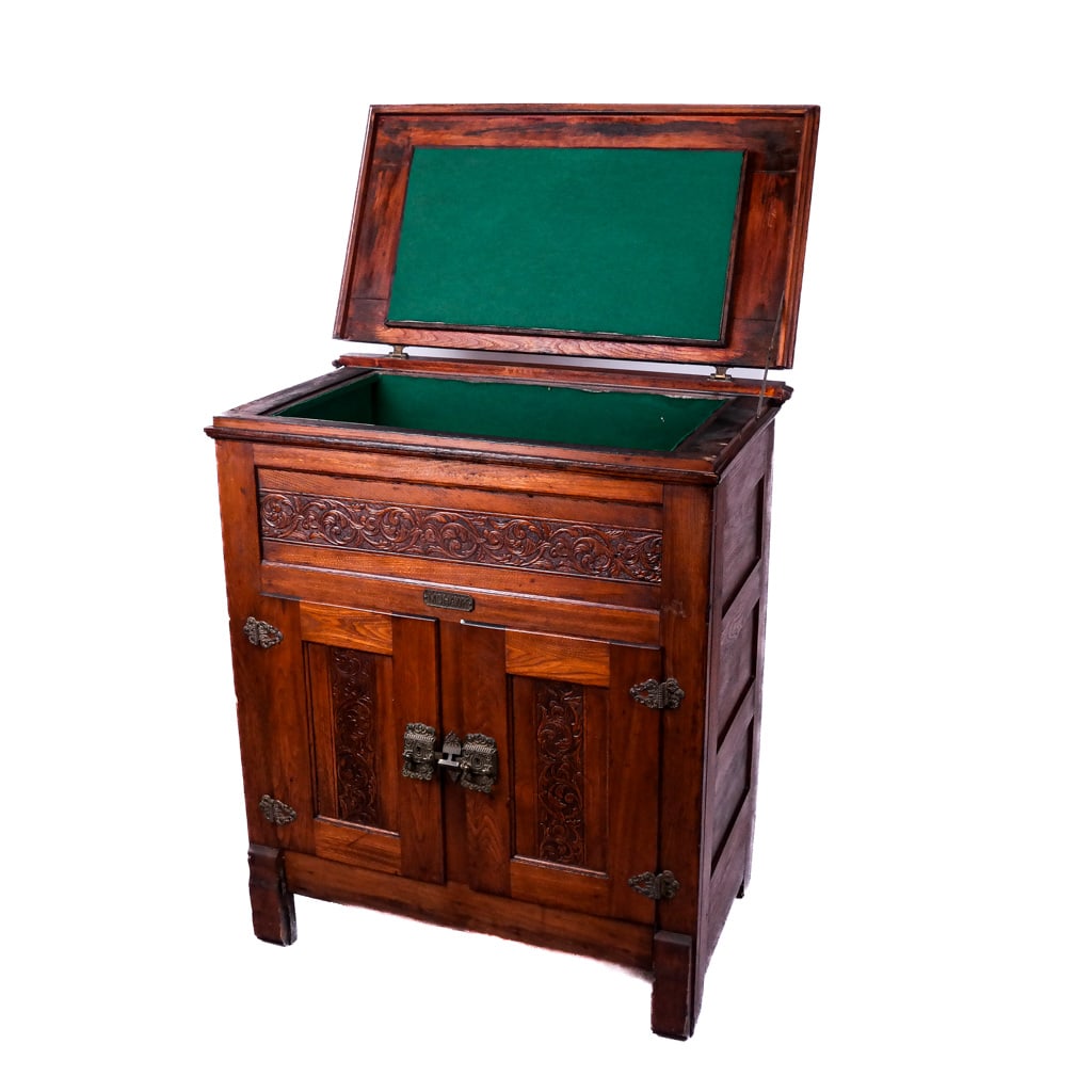 Antique American Oak Blanket Cabinet (1 of 11)