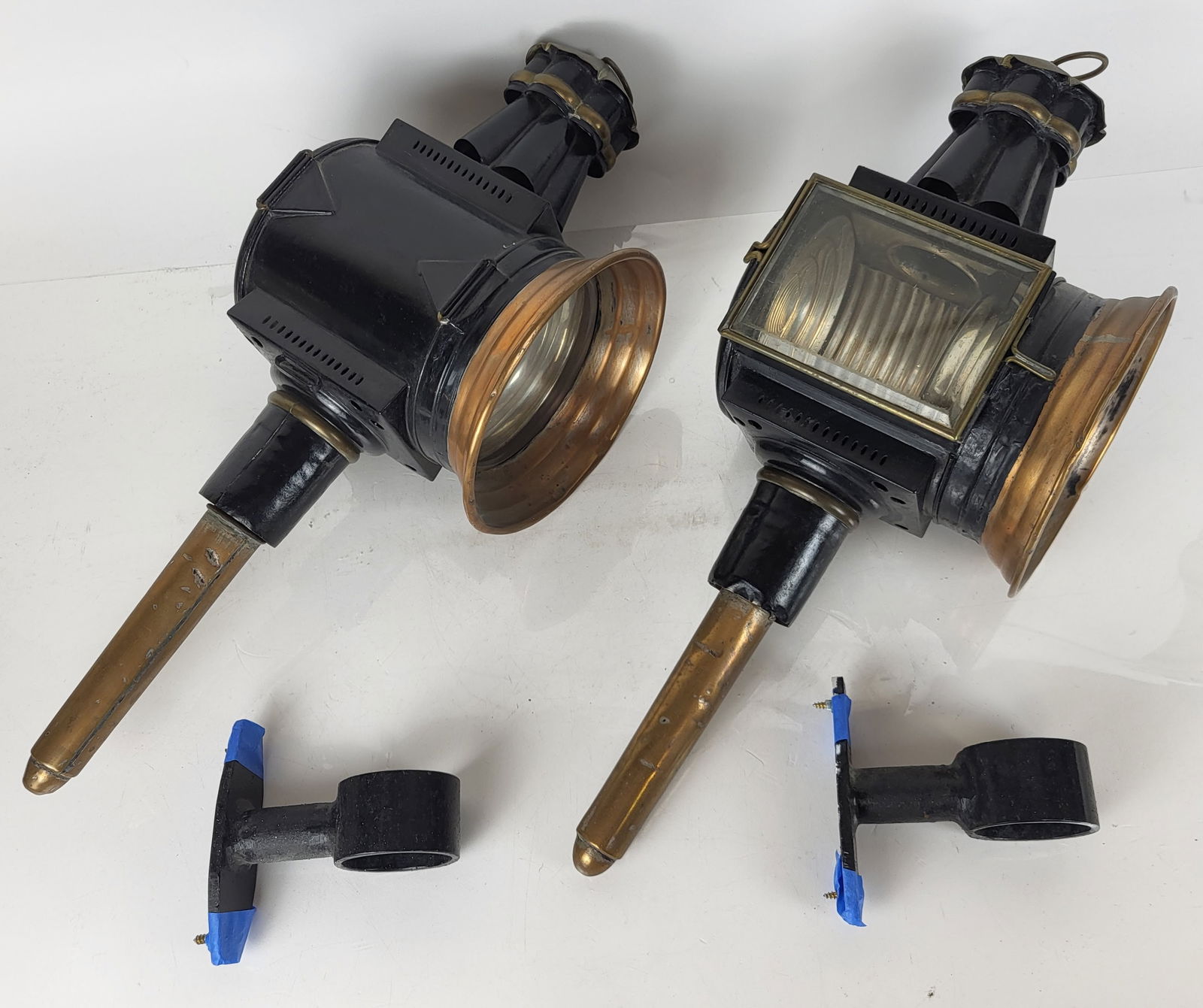 Pair of Antique English Tole & Brass Coach Lamps (1 of 14)