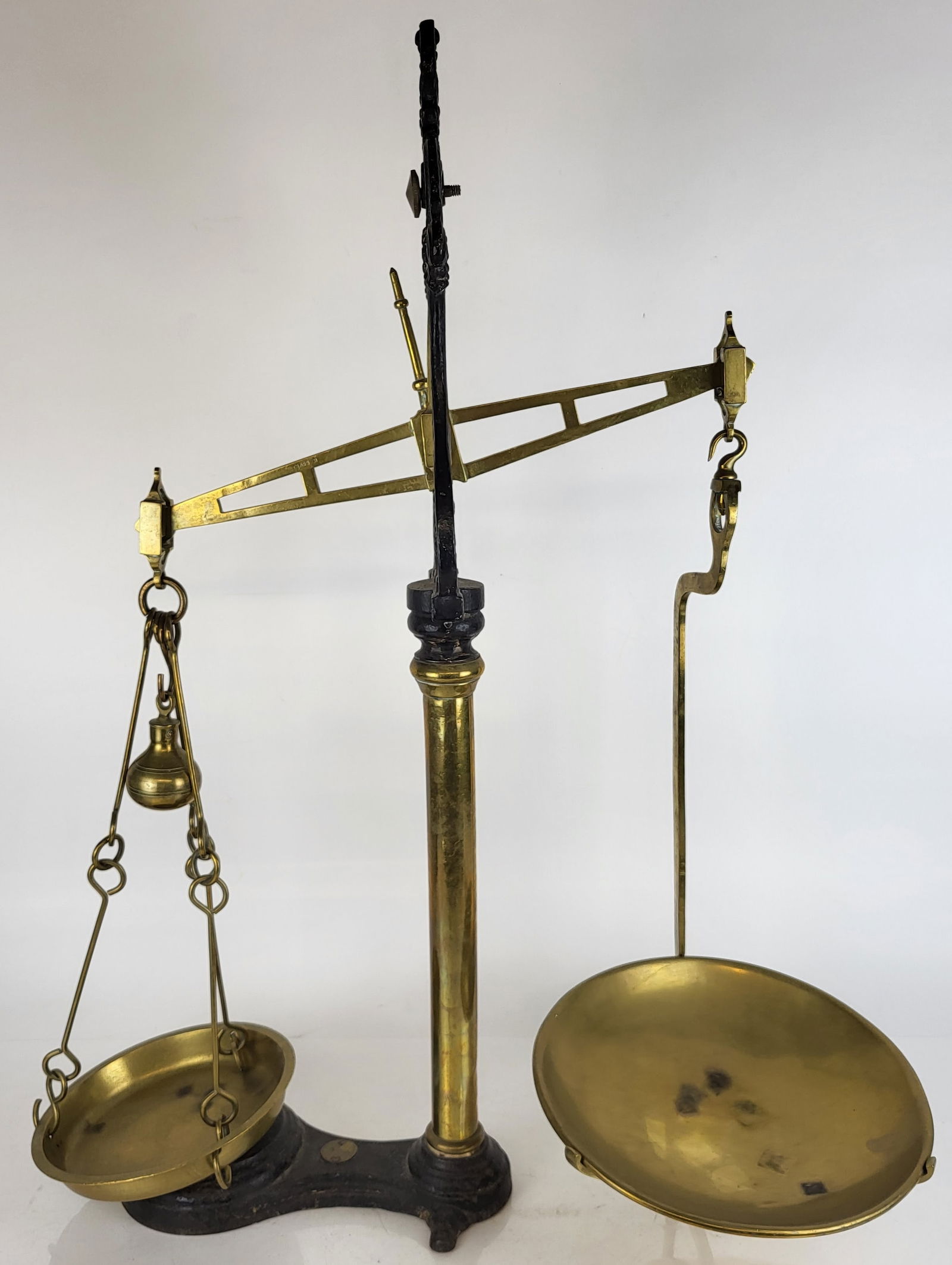 Antique American Brass Scale (1 of 10)