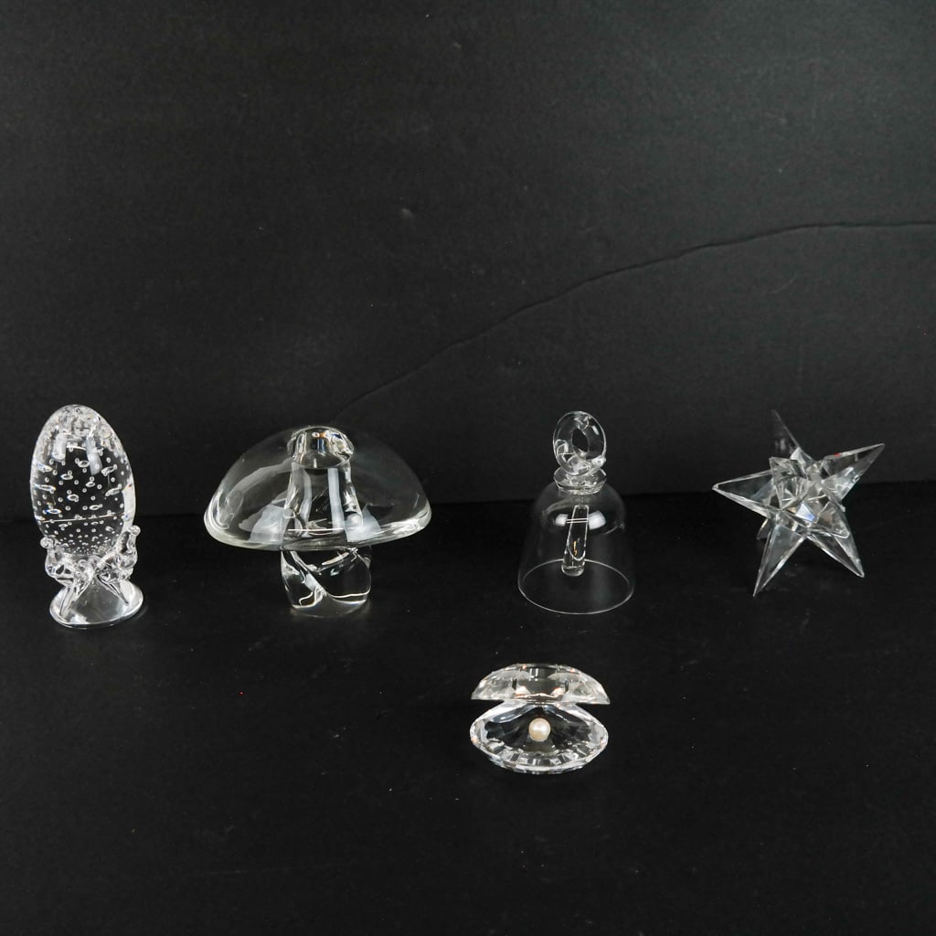 Assembled Group of Clear Glass Items (5) (1 of 9)