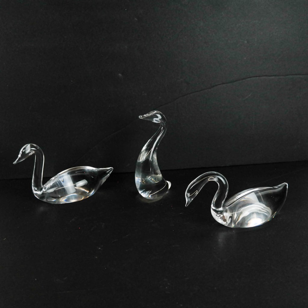 Steuben Clear Glass Swan Sculptures (3) (1 of 7)