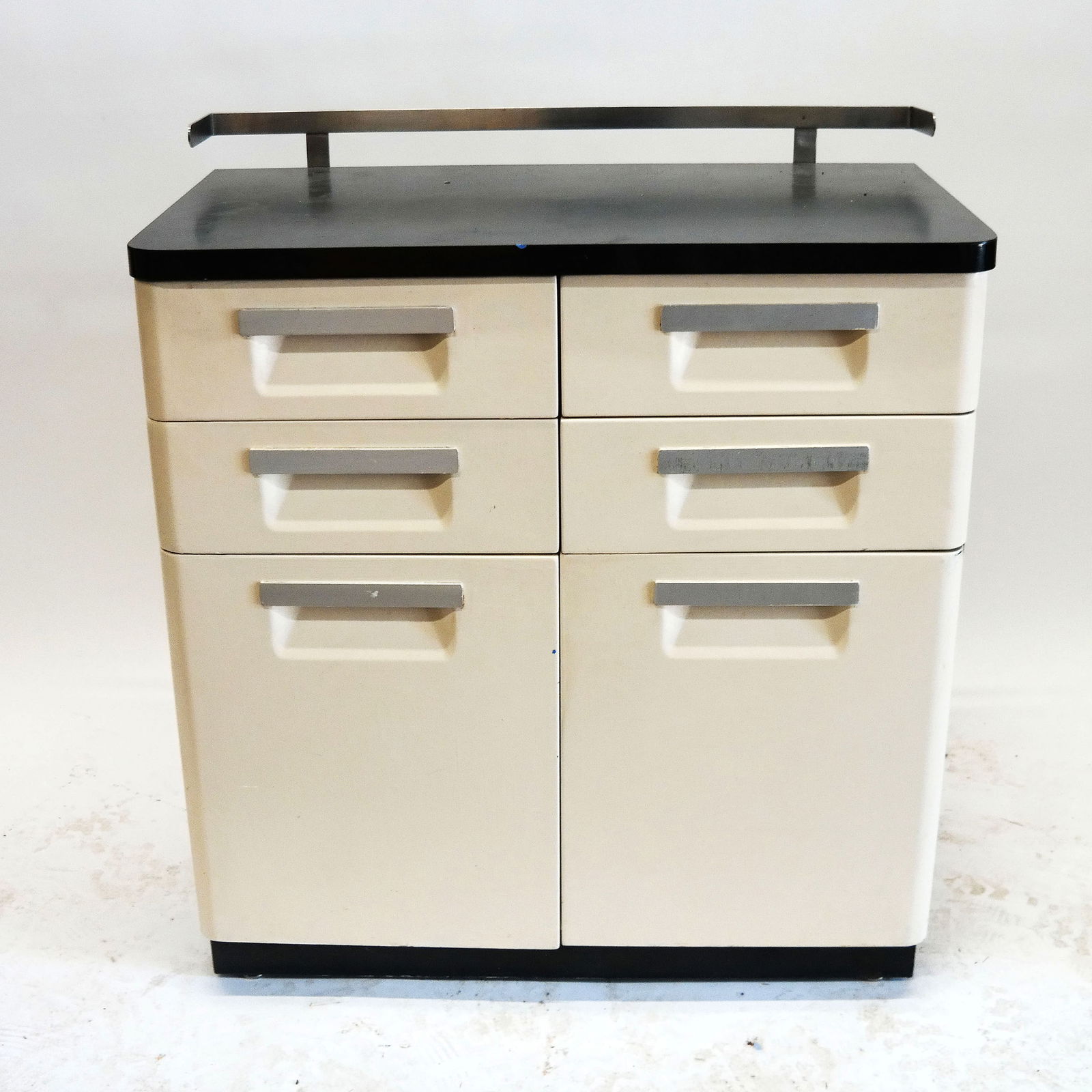 Vintage Enameled Metal Medical Storage Cabinet (1 of 4)