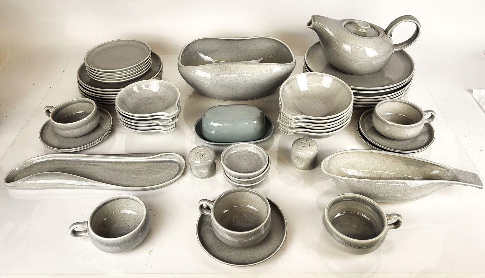 Russell Wright Ceramic Group (48 Pcs) (1 of 20)