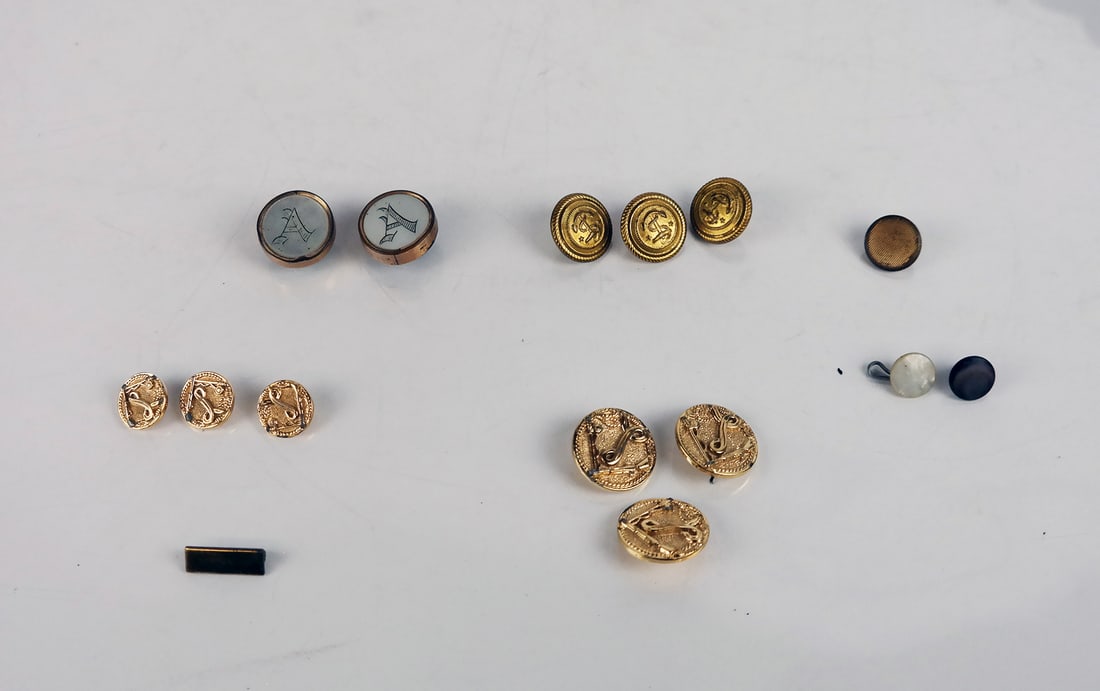 Group of Vintage Cufflinks & Buttons (1 of 9)