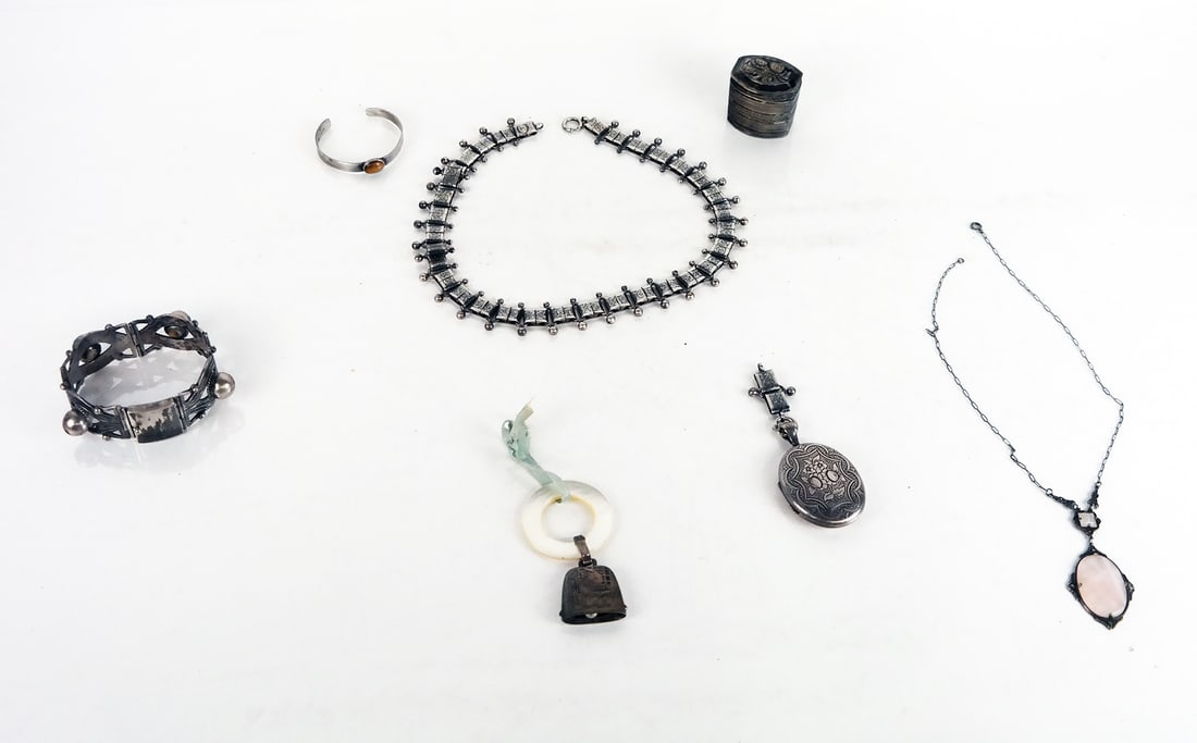 Lot of Sorted Sterling Silver Articles (1 of 13)