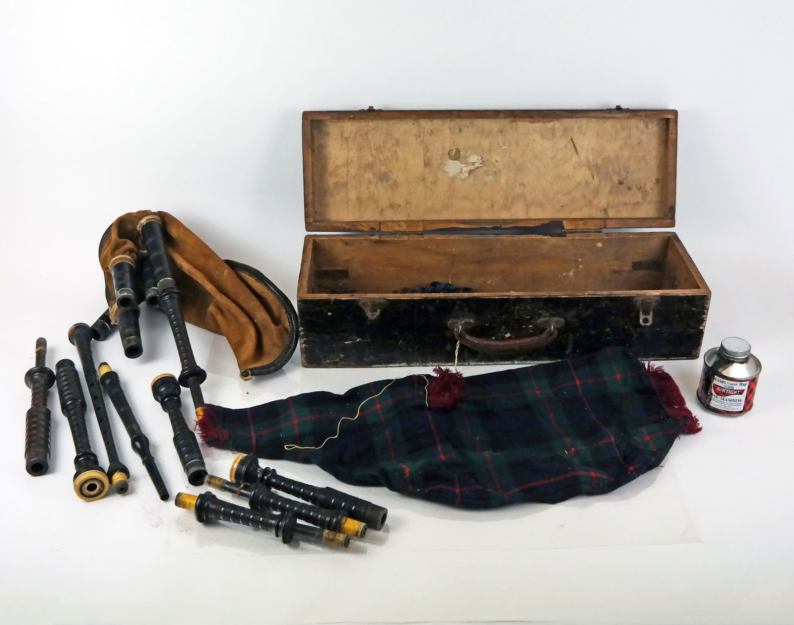 Vintage Cased Set of Bagpipes (1 of 10)