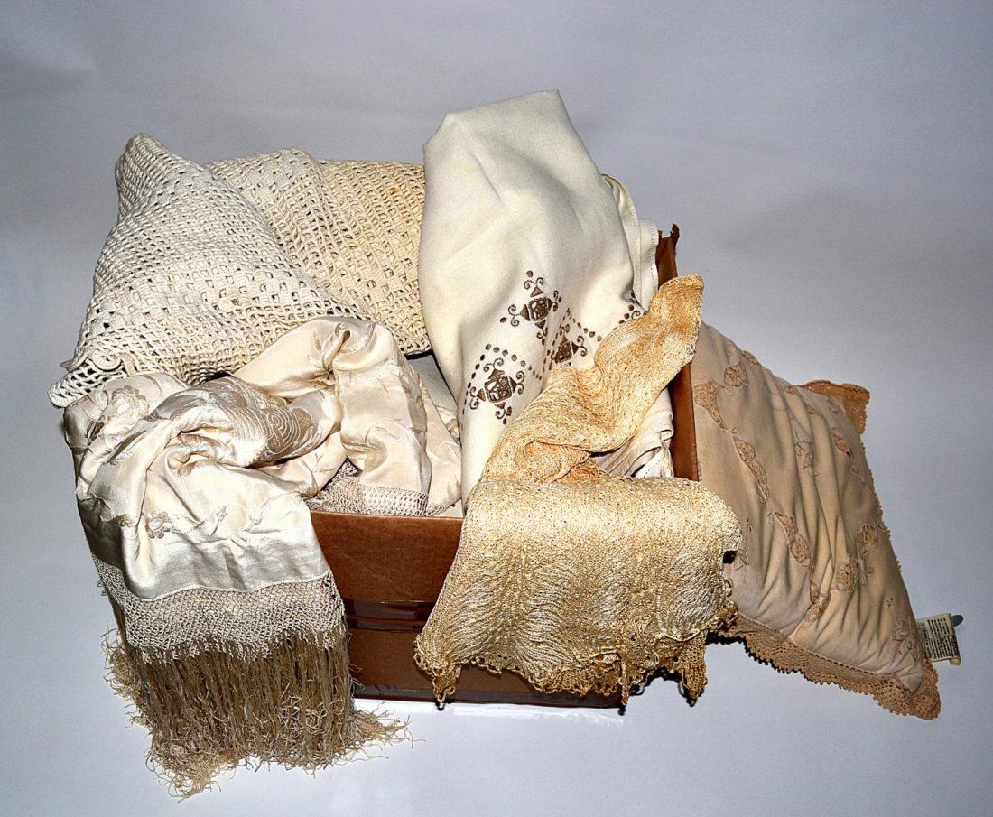 Assorted Linens: Assorted linens.