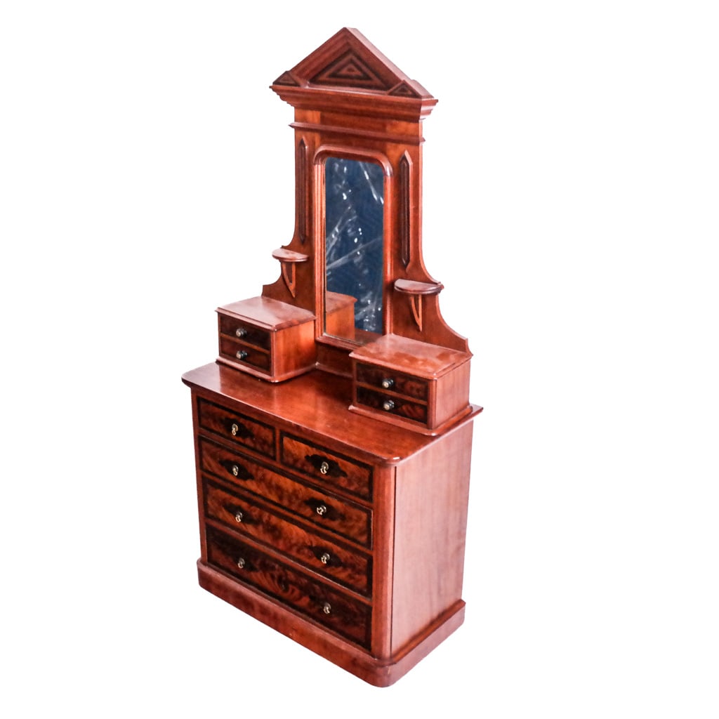 Victorian Child's Chest of Drawers (1 of 9)