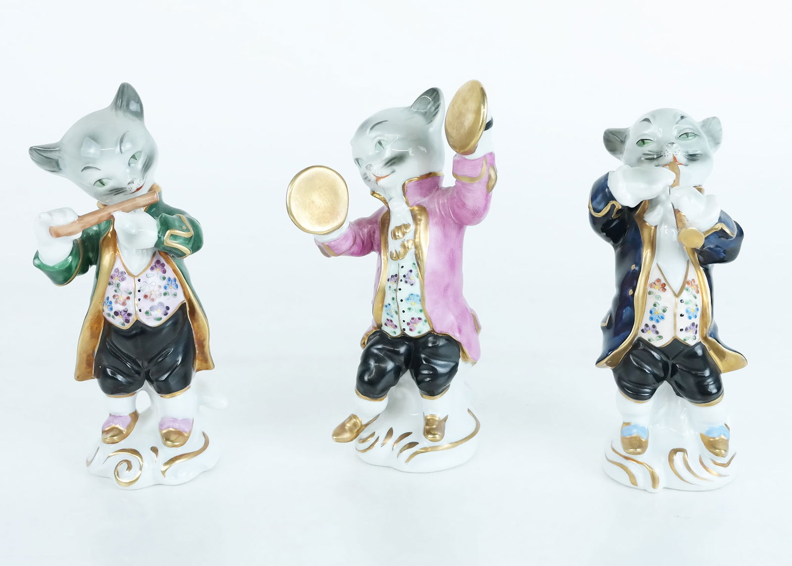 Zsolnay Hungarian Eosin Glazed Model of Cats (1 of 6)