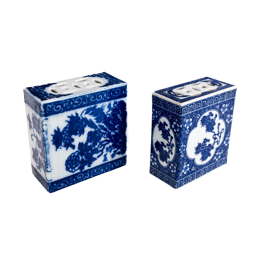 Two Chinese Blue & White Porcelain Boxes (1 of 8)