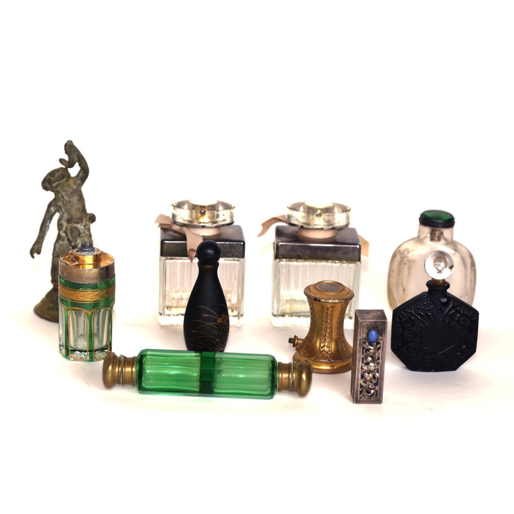 Assorted Vanity & Perfume Bottles (10) (1 of 15)