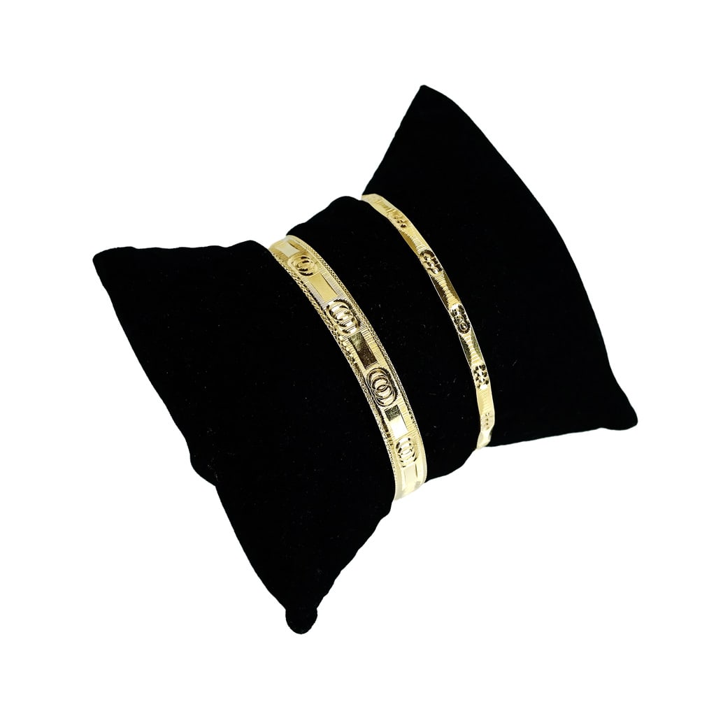 Two 18K Gold Bangle Bracelets (1 of 5)