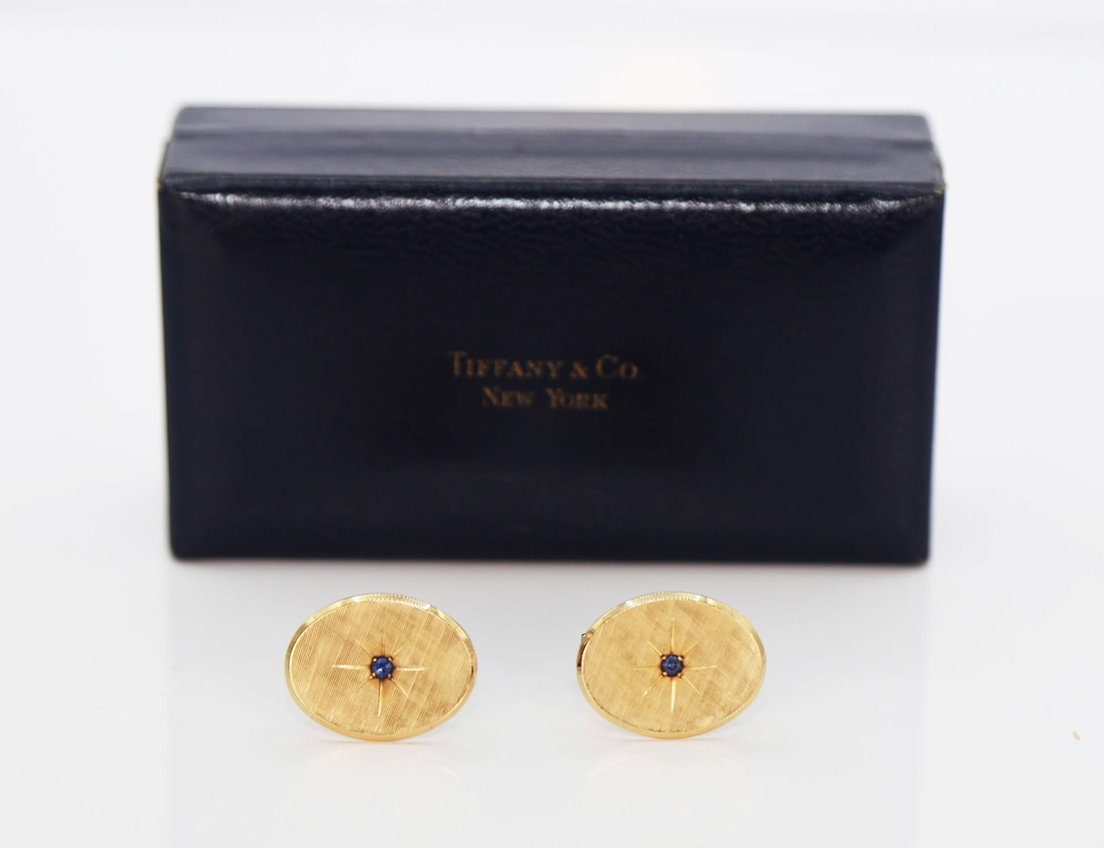 Pair of Tiffany & Co. 14K Cufflinks (1 of 12)