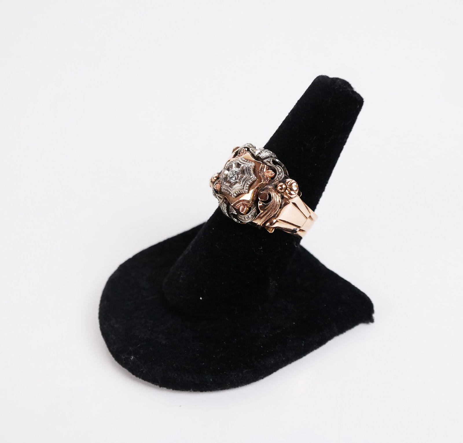 18K Gold and Diamond Ring (1 of 9)