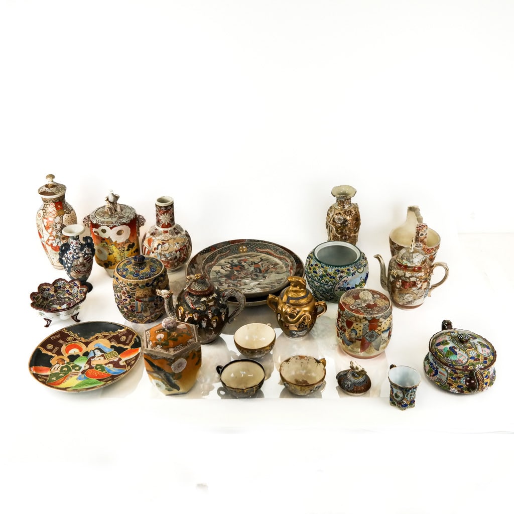 Assembled Group of Japanese Porcelain (20) (1 of 9)