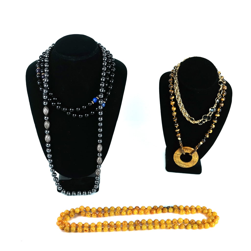 Group of Five Beaded Mineral & Costume Necklaces (1 of 9)