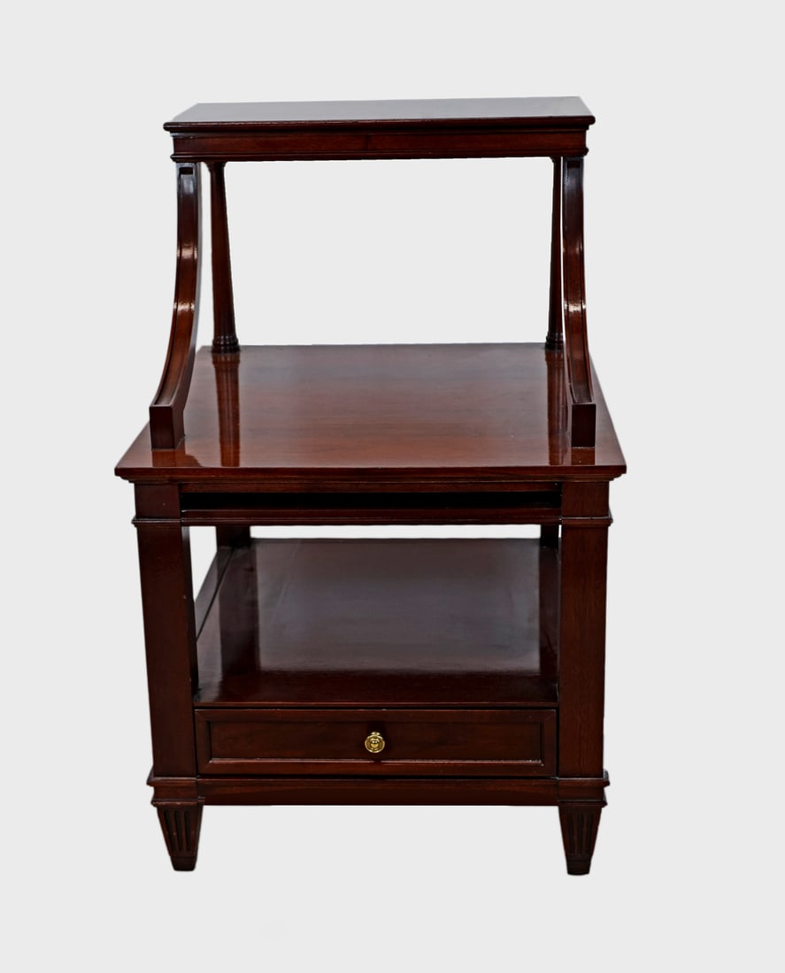 Georgian-Style Mahogany Tiered End Table (1 of 5)