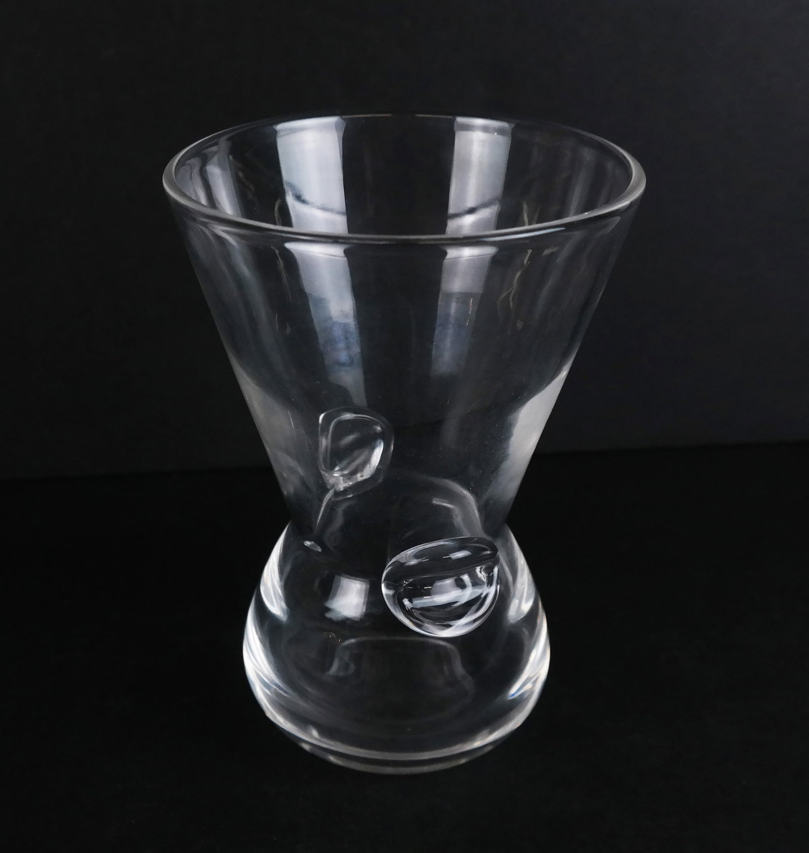 Steuben American Glass Vase: Steuben American glass vase. [5 3/4" H x 4" Diam.].