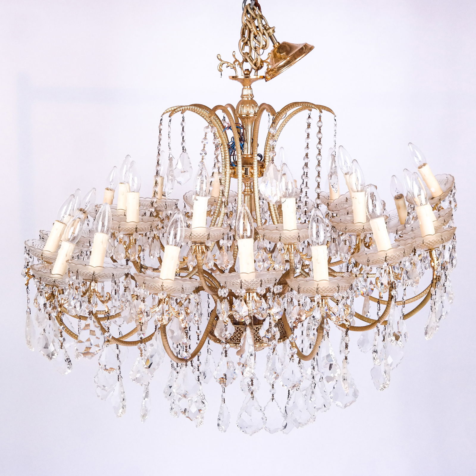 Neoclassical-Style gilt Bronze 30-Light Chandelier (1 of 10)