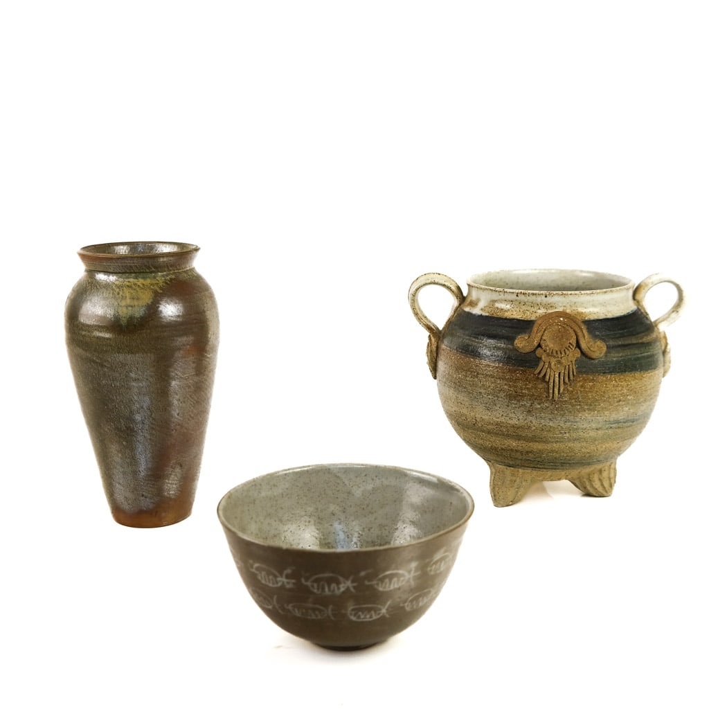 Three American Pottery Vases/Bowls (1 of 13)