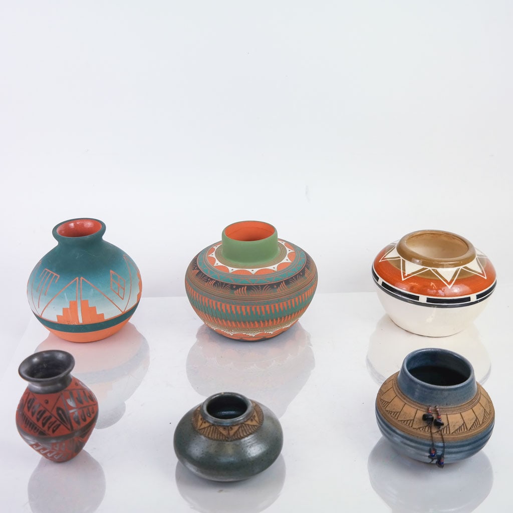 Six Native American Pottery Vases (1 of 13)