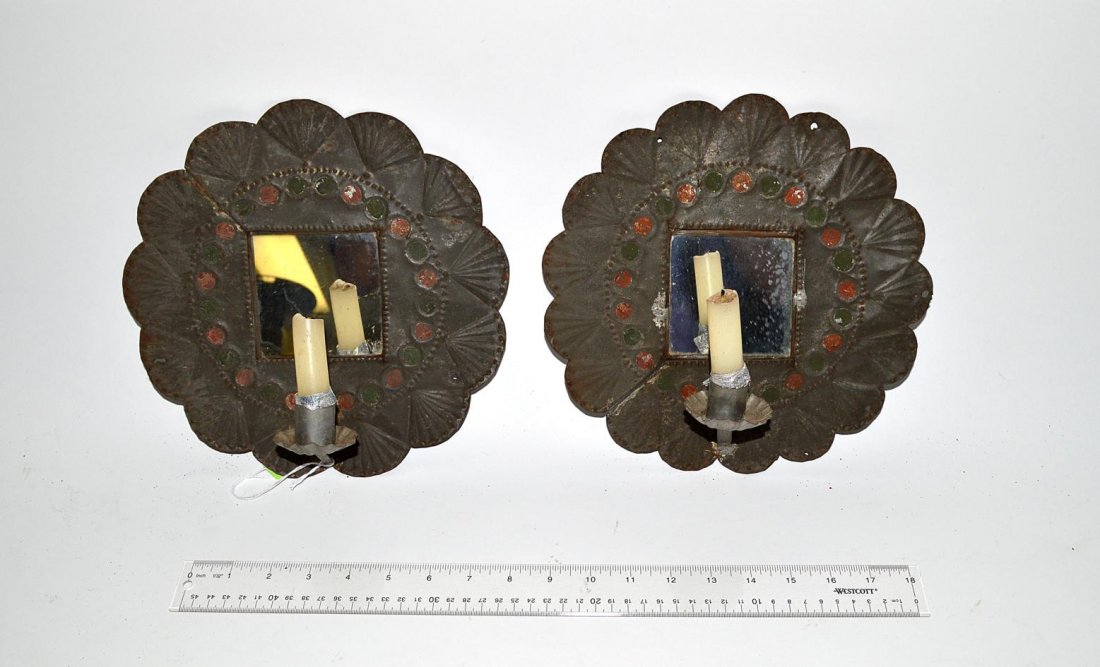 Pair of Tole Sconces: Pair of tole sconces.