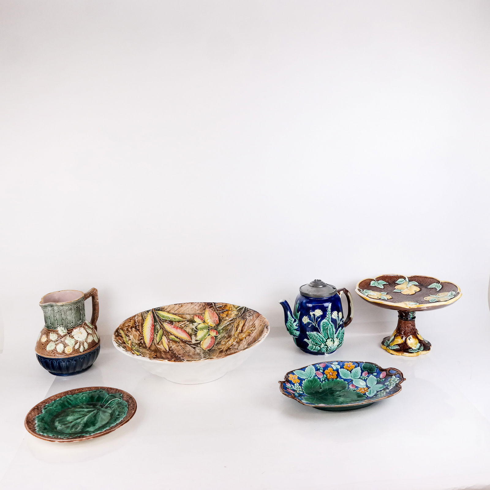 Six Majolica Decorated Items 20th Century (1 of 15)