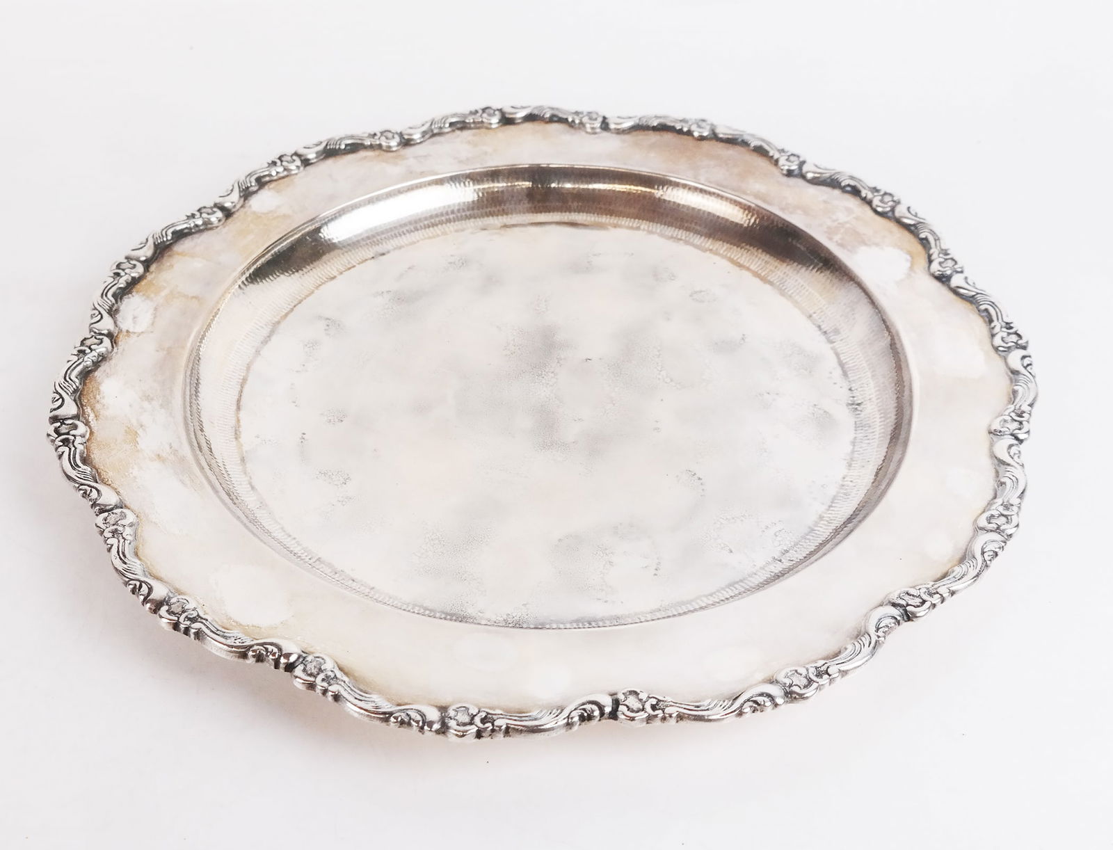 .900 Silver Round Tray (1 of 4)