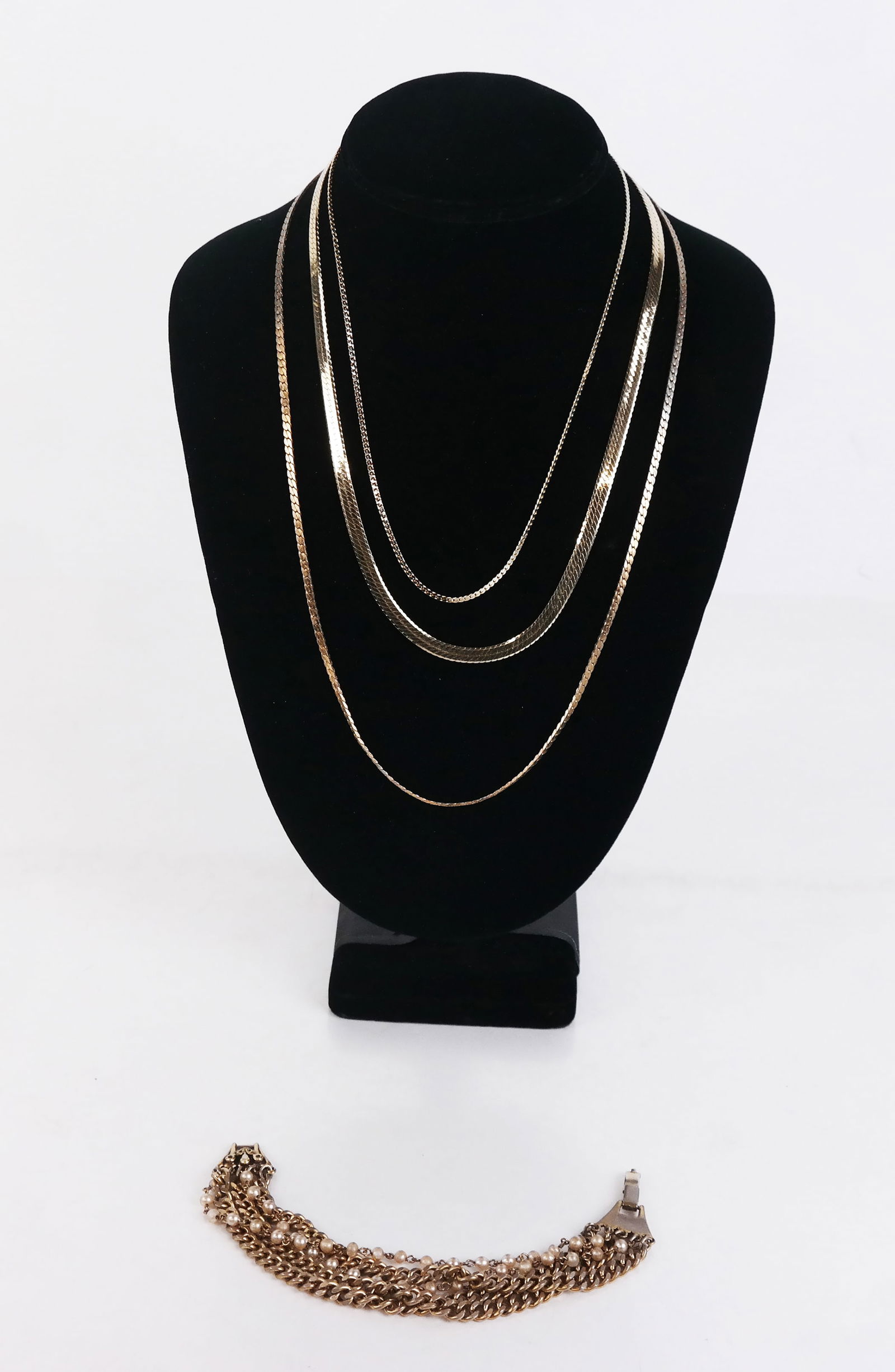 Group of Metal Chain Jewelry (1 of 15)