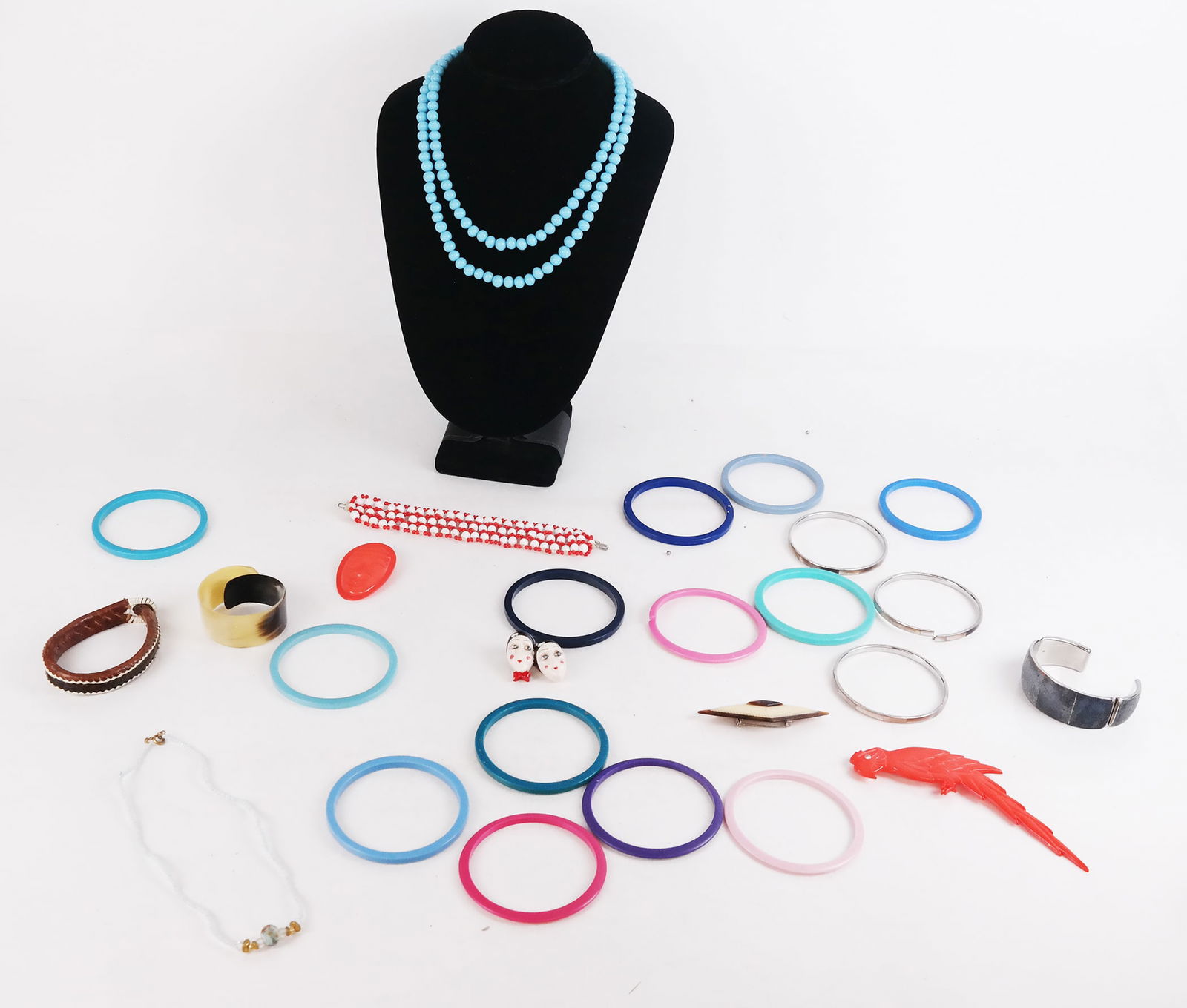 Assorted Costume Plastic Jewelry (1 of 8)